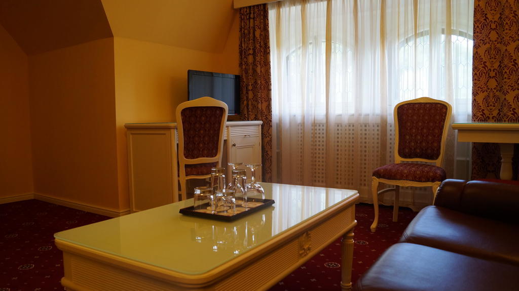 Complex La Tunuri - Vila Economat Hotel Sinaia Room photo